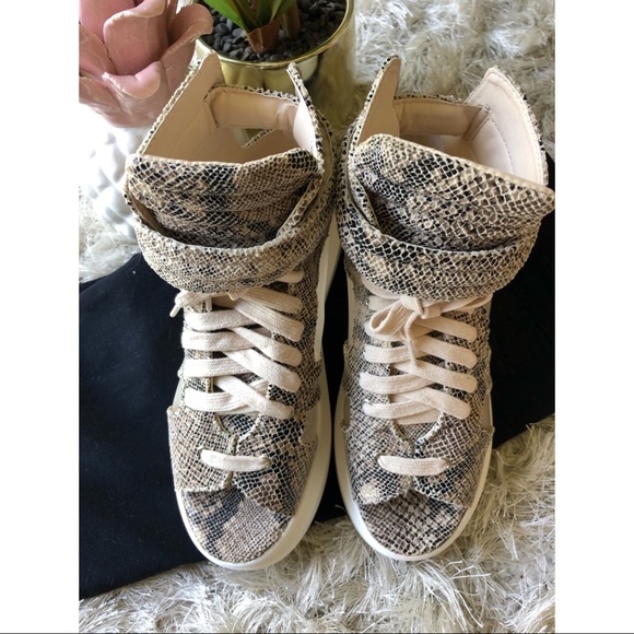 ✨LAST PAIR✨NIB Snakeprint Sneakers - Picture 8 of 8